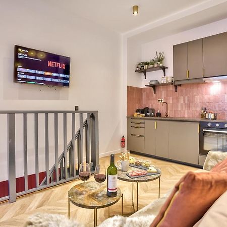 New Eiffel Tour ! Splendid Apartments In The Heart Of Paris Luaran gambar