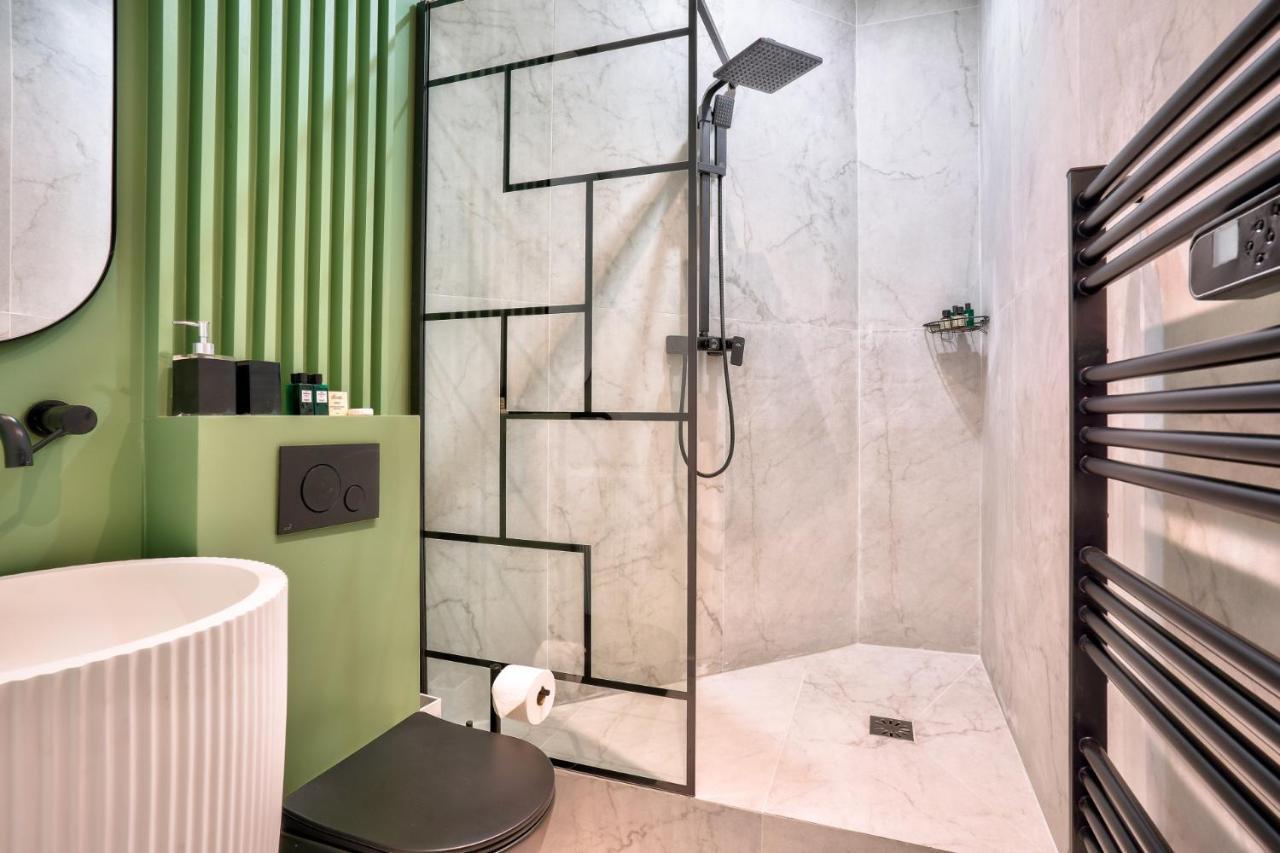 New Eiffel Tour ! Splendid Apartments In The Heart Of Paris Luaran gambar