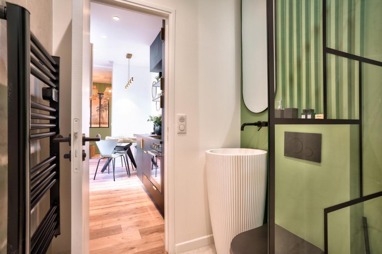 New Eiffel Tour ! Splendid Apartments In The Heart Of Paris Luaran gambar