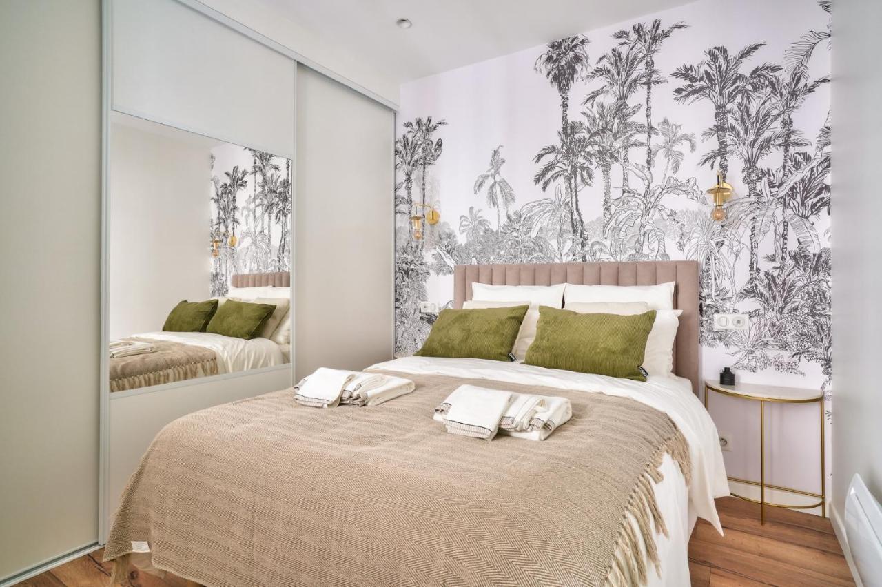New Eiffel Tour ! Splendid Apartments In The Heart Of Paris Luaran gambar