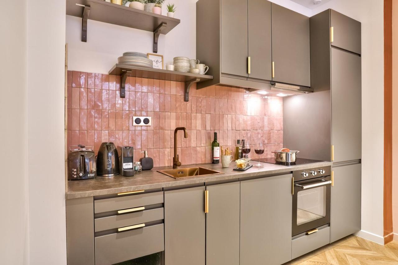 New Eiffel Tour ! Splendid Apartments In The Heart Of Paris Luaran gambar