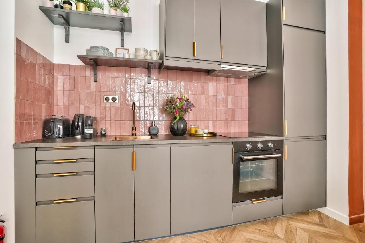 New Eiffel Tour ! Splendid Apartments In The Heart Of Paris Luaran gambar