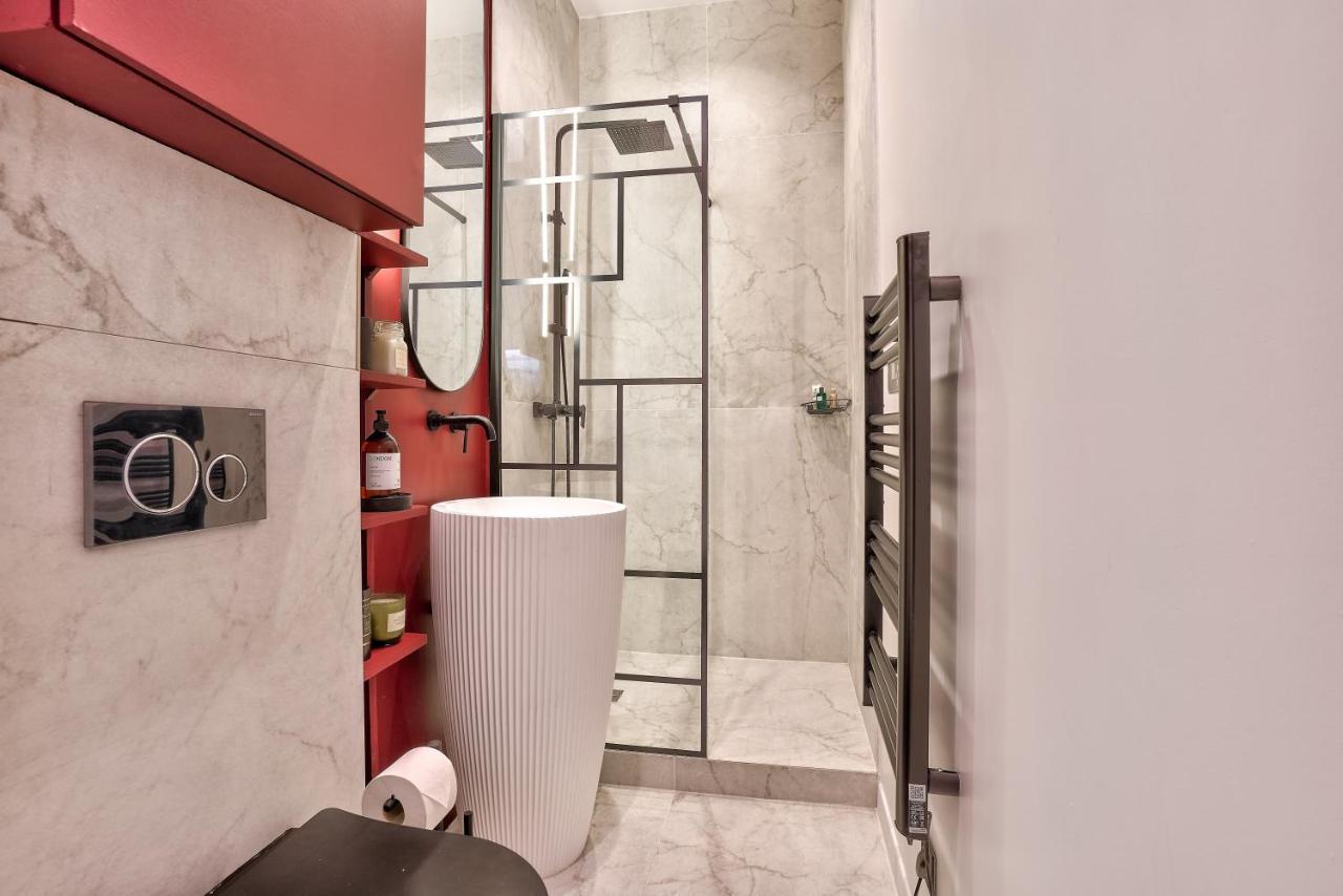 New Eiffel Tour ! Splendid Apartments In The Heart Of Paris Luaran gambar