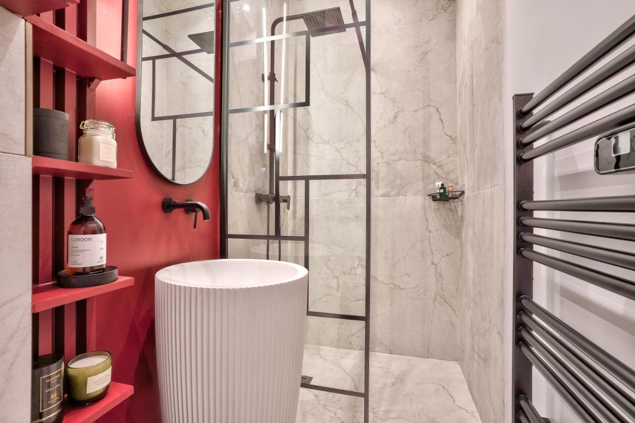 New Eiffel Tour ! Splendid Apartments In The Heart Of Paris Luaran gambar