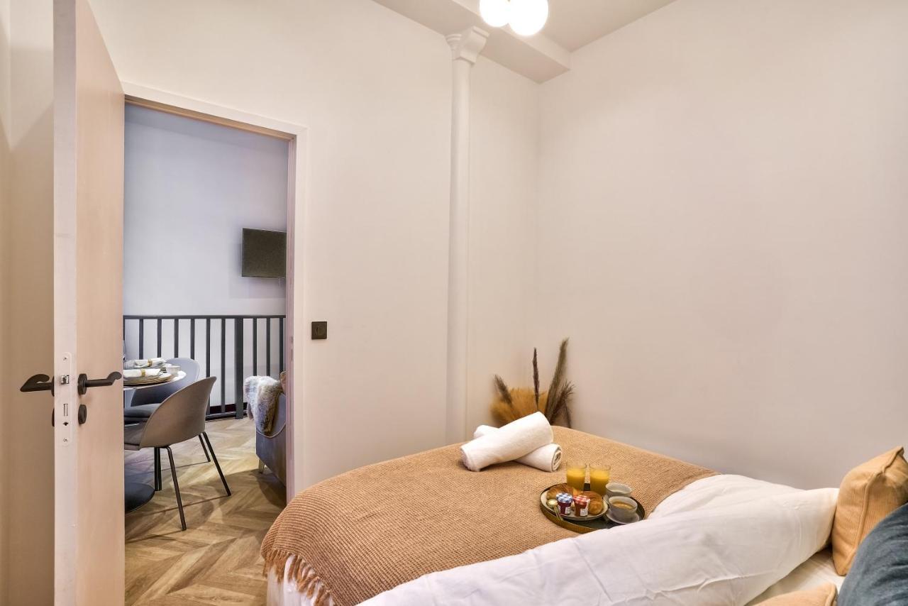 New Eiffel Tour ! Splendid Apartments In The Heart Of Paris Luaran gambar