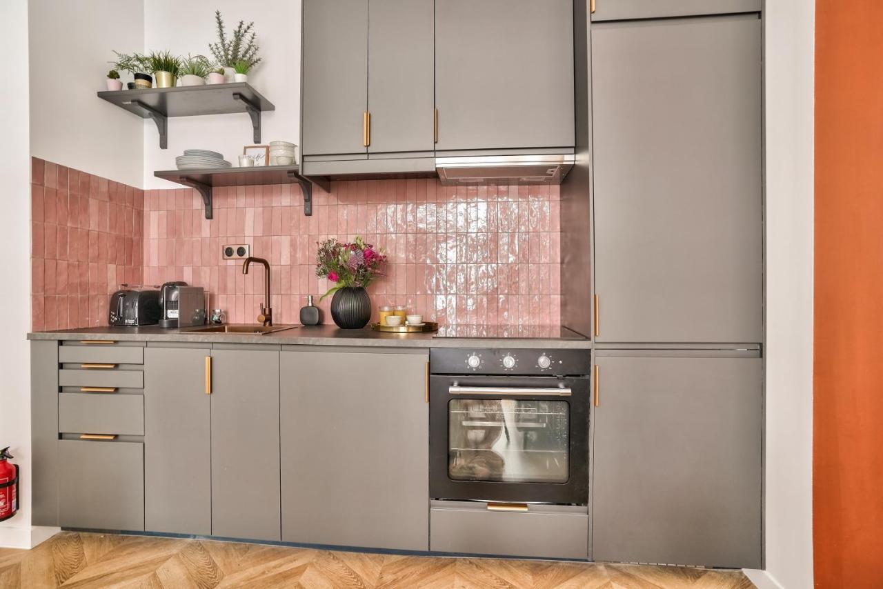 New Eiffel Tour ! Splendid Apartments In The Heart Of Paris Luaran gambar