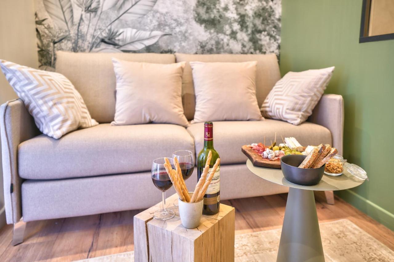 New Eiffel Tour ! Splendid Apartments In The Heart Of Paris Luaran gambar